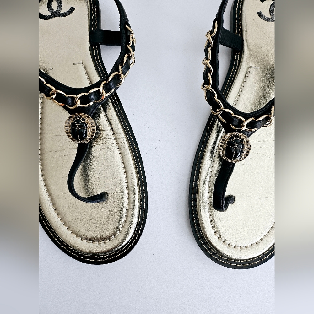 *SOLD* Chanel 19A Gold Chain Beetle CC Logo Black Thong Sandals - Size 40C - Picture 3 of 7